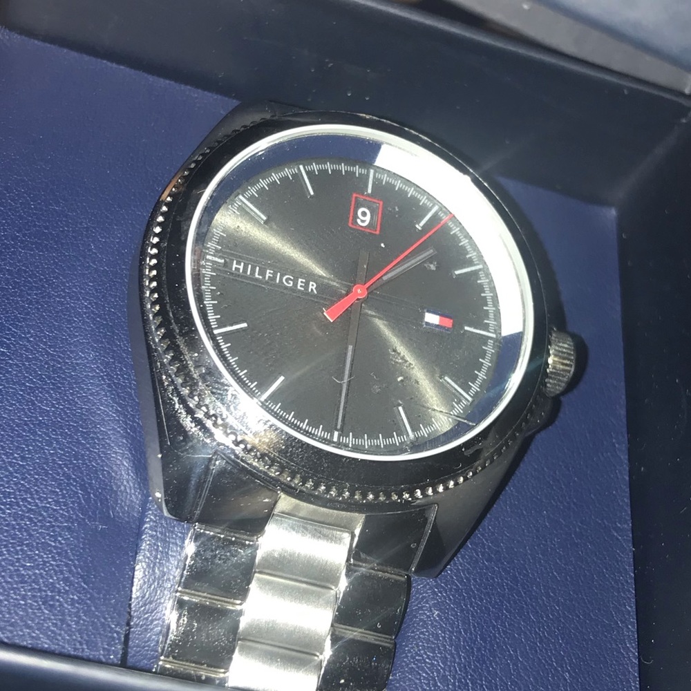 Tommy Hilfiger Riley Classic Mens Watch MODEL 1791684
